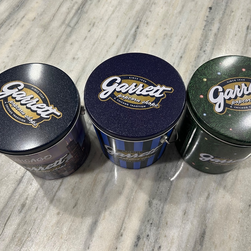 Set of Garrett Popcorn Tins - Picture 3 of 7